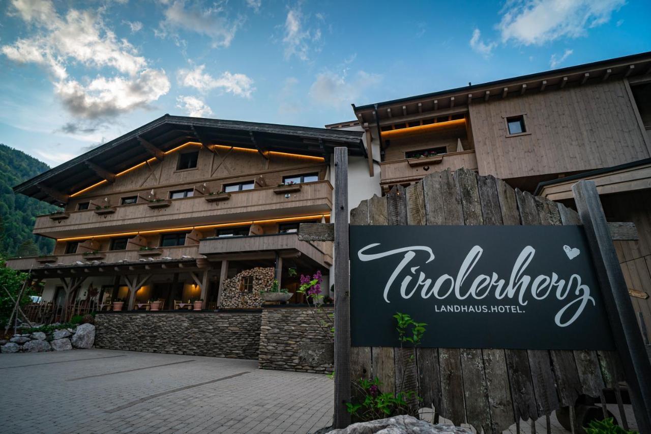 Hotel Landhaus Tirolerherz Sankt Ulrich am Pillersee Eksteriør billede