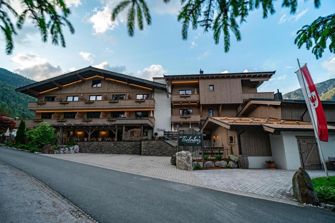 Hotel Landhaus Tirolerherz Sankt Ulrich am Pillersee Eksteriør billede